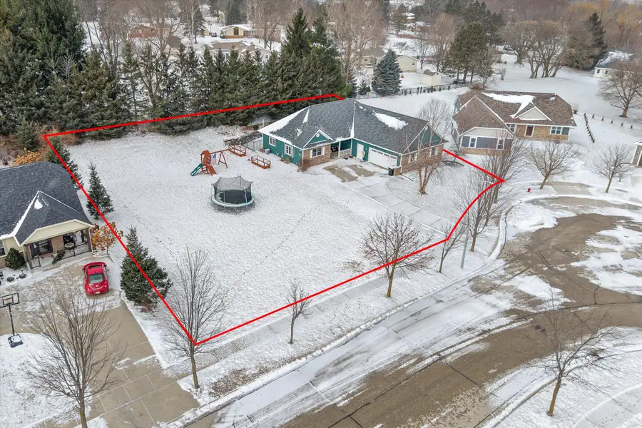 1457 Red Oak Dr, Hartford, WI 53027 - Image #3