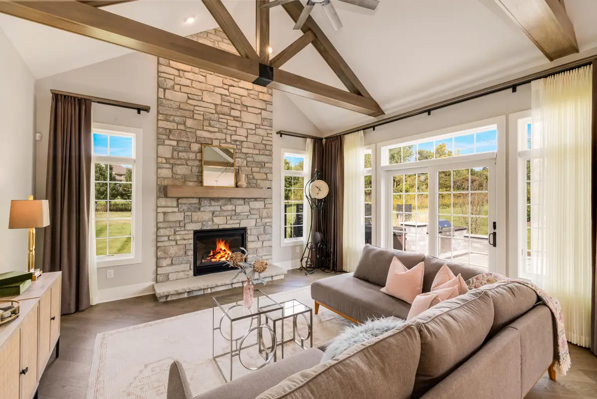 11553 N Creekside Ct, Mequon, WI 53092 - Image #1