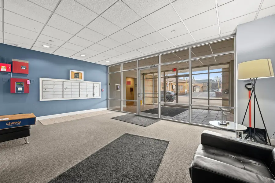 1920 N Farwell Ave, Milwaukee, WI 53202 - Image #3