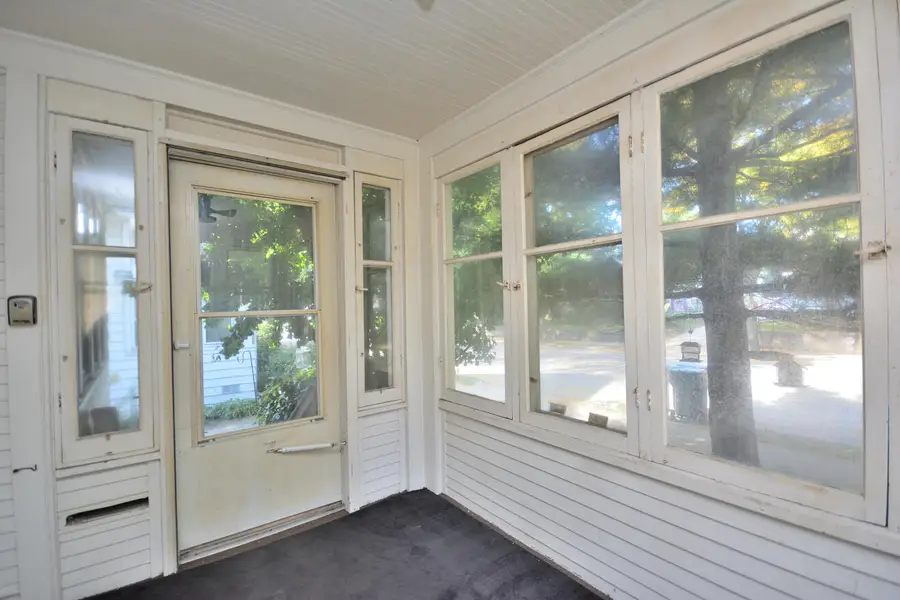 2178 S 84th St, West Allis, WI 53227 - Image #2