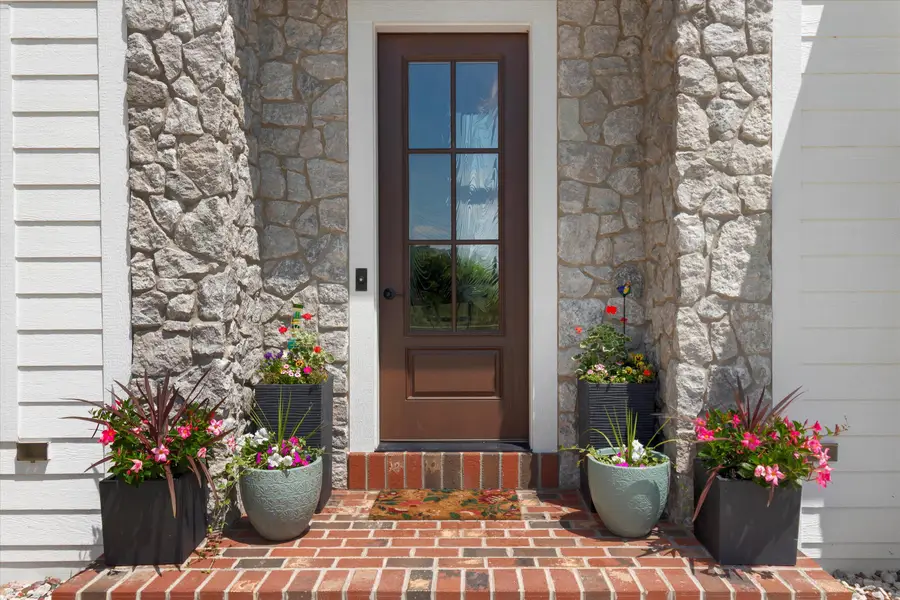 S53W26764 Gemstone Ct, Waukesha, WI 53189 - Image #3