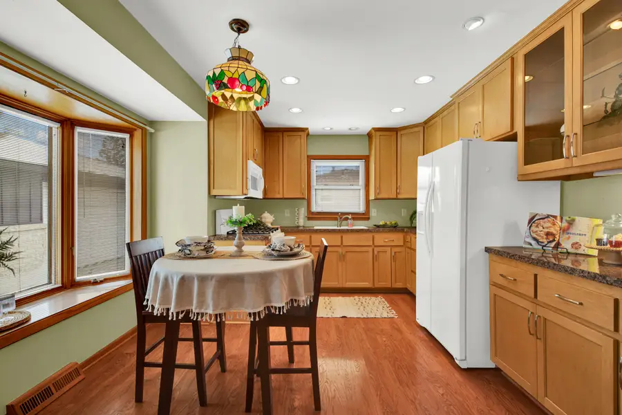 W147N8368 Manchester Dr, Menomonee Falls, WI 53051 - Image #3