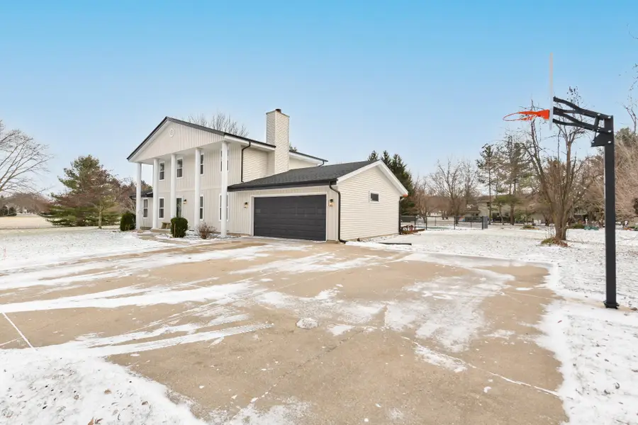 W328S8232 Memory Ln, Mukwonago, WI 53149 - Image #3
