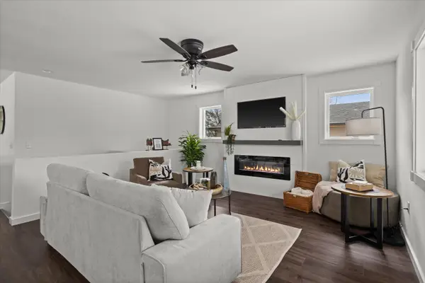 114 Dean Rd, Belgium, WI 53004