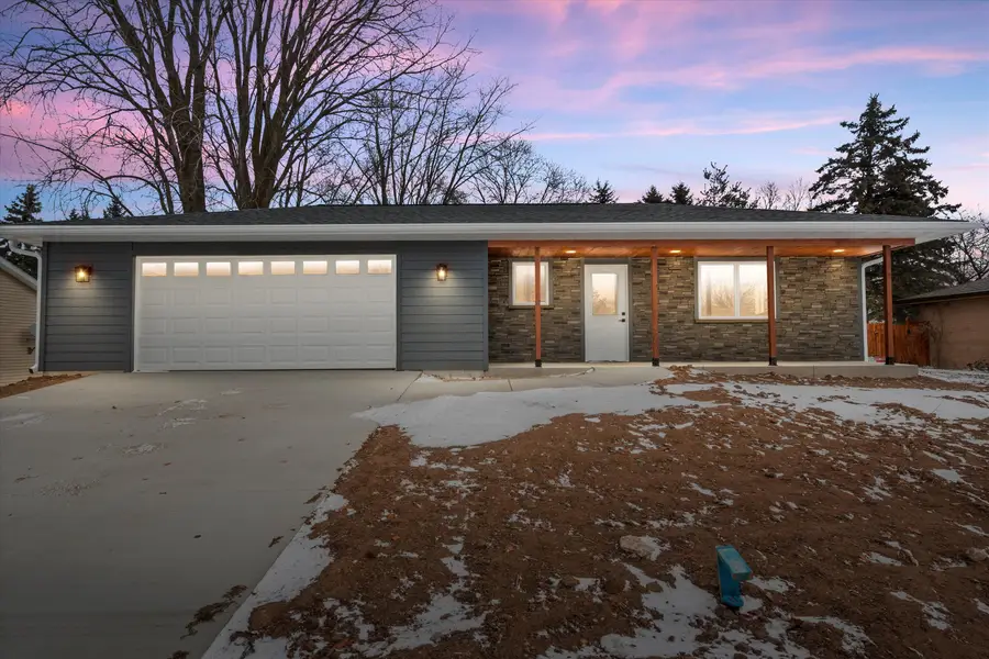 114 Dean Rd, Belgium, WI 53004 - Image #2