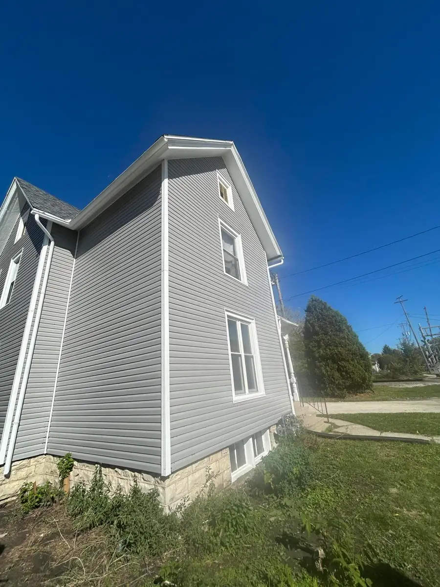 512 E Main St, Waukesha, WI 53186 - Image #3