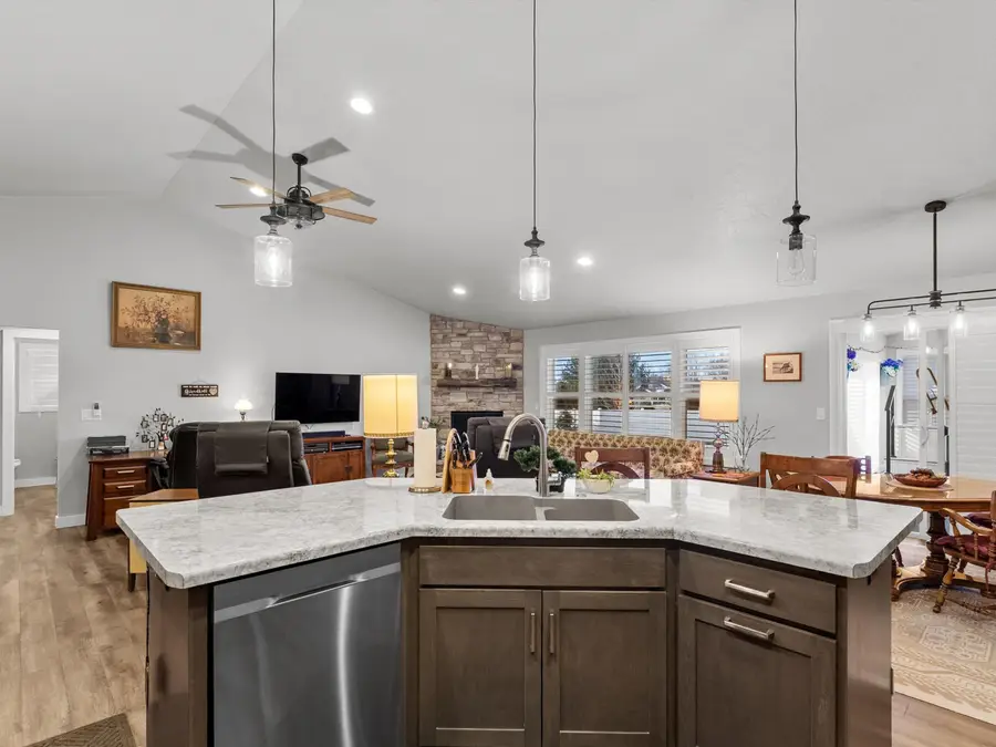 1625 Drusillas Way, Howard, WI 54313 - Image #2