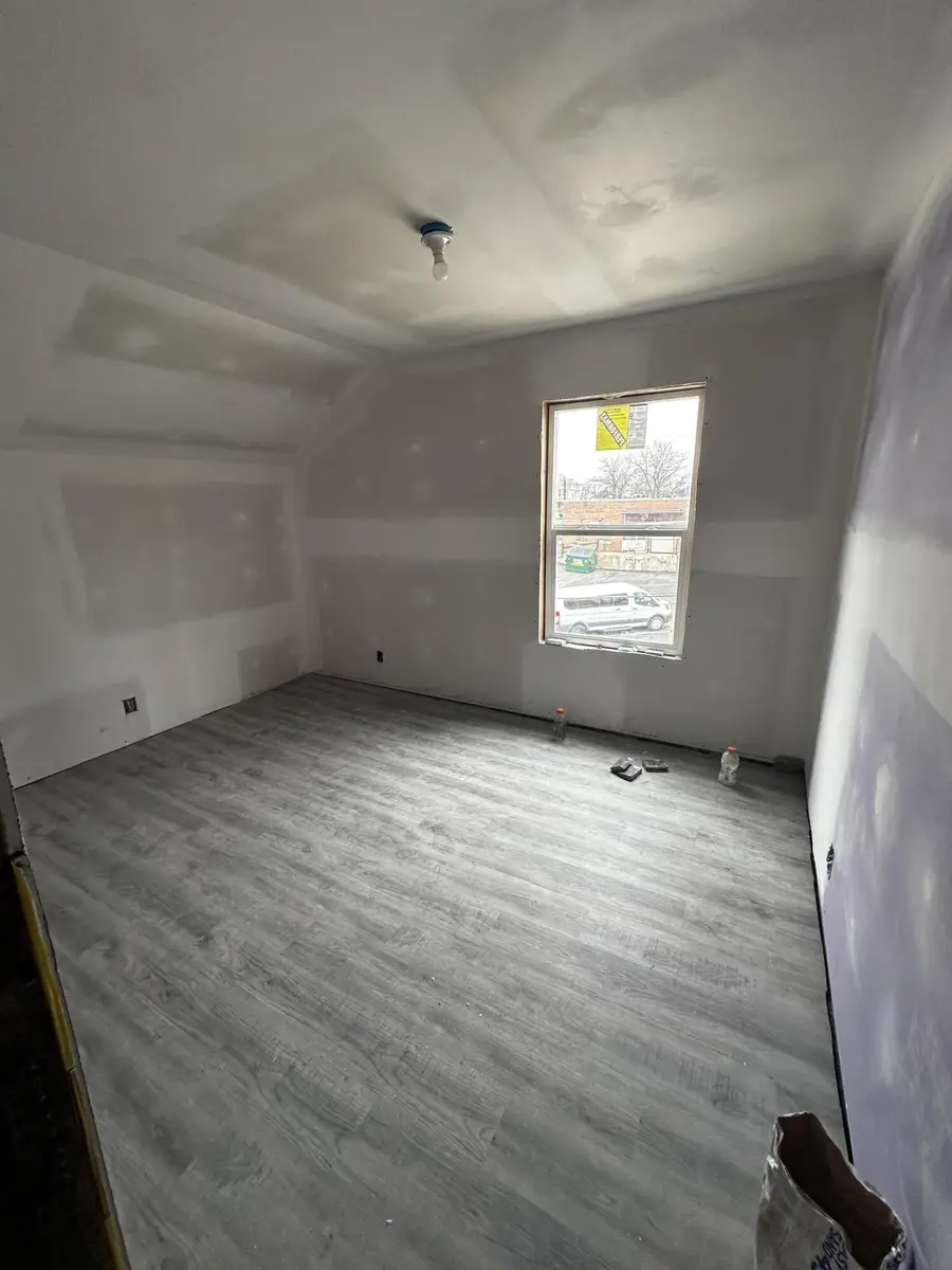 1009 Hilker Pl, Racine, WI 53403 - Image #2