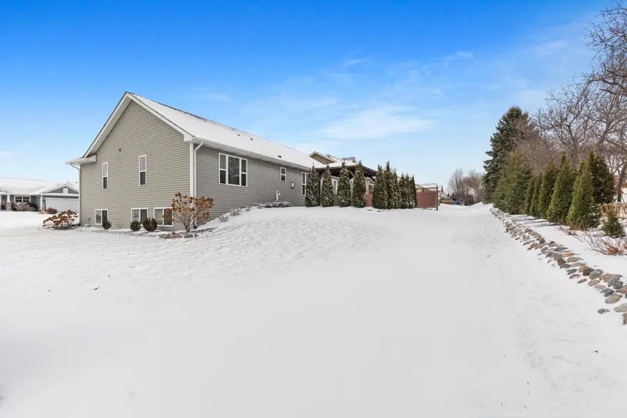 6441 Kingsview Dr, Mount Pleasant, WI 53406 - Image #3