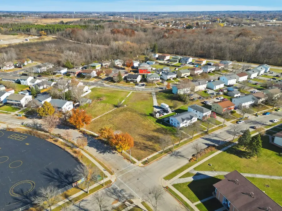 9416 W Allyn St, Milwaukee, WI 53224 - Image #3