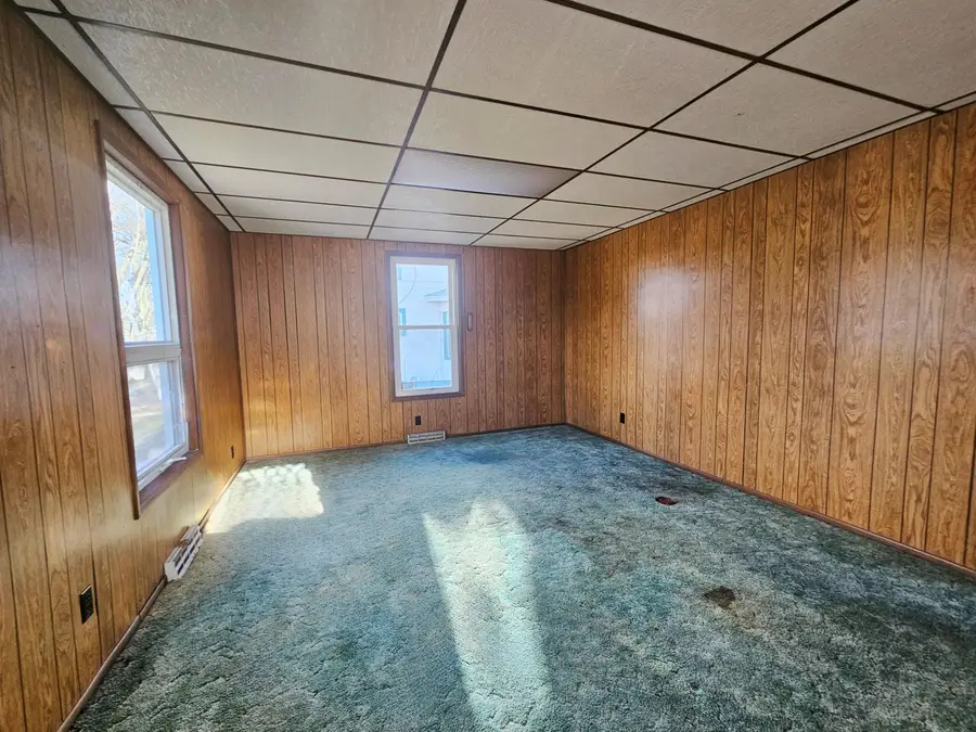 215 N Main St, Reeseville, WI 53579 - Image #2