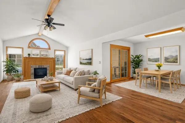 950 Spyglass Hl, Waterford, WI 53185