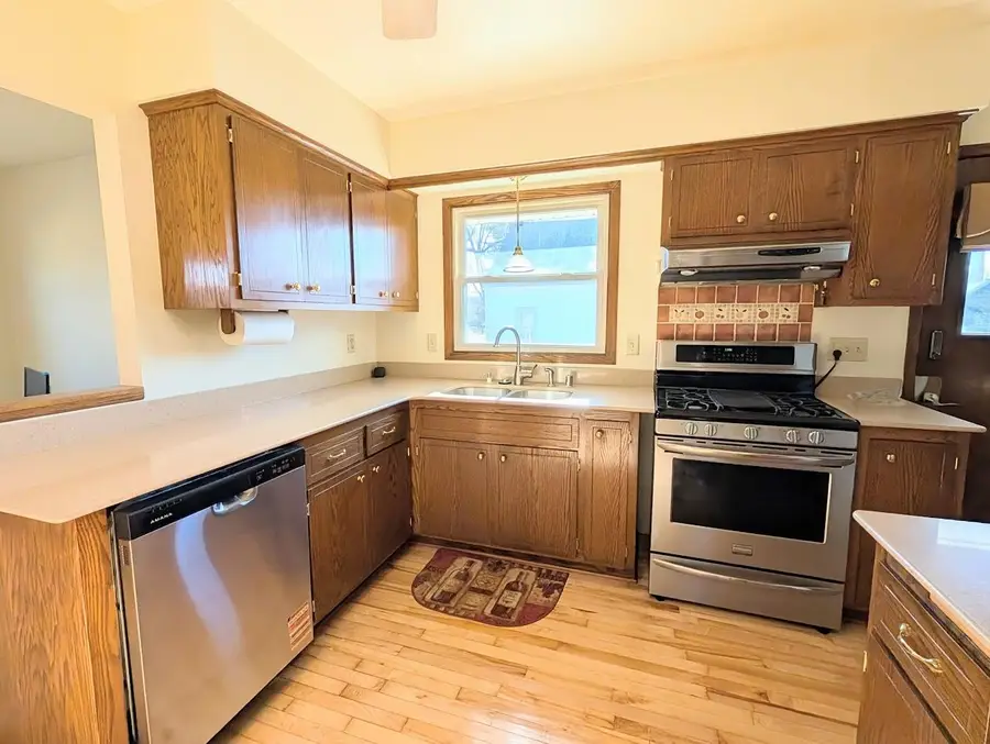 4127 S 89th St, Greenfield, WI 53228 - Image #2