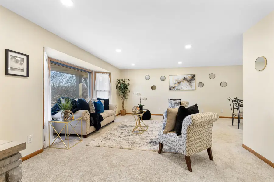 7975 S Wynbrook Ct, Oak Creek, WI 53154 - Image #3