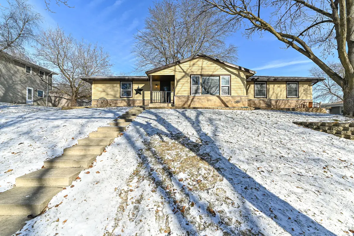 2710 Lander Ln, Waukesha, WI 53188 - Image #1