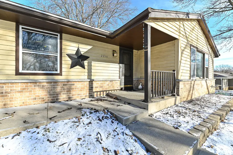 2710 Lander Ln, Waukesha, WI 53188 - Image #2