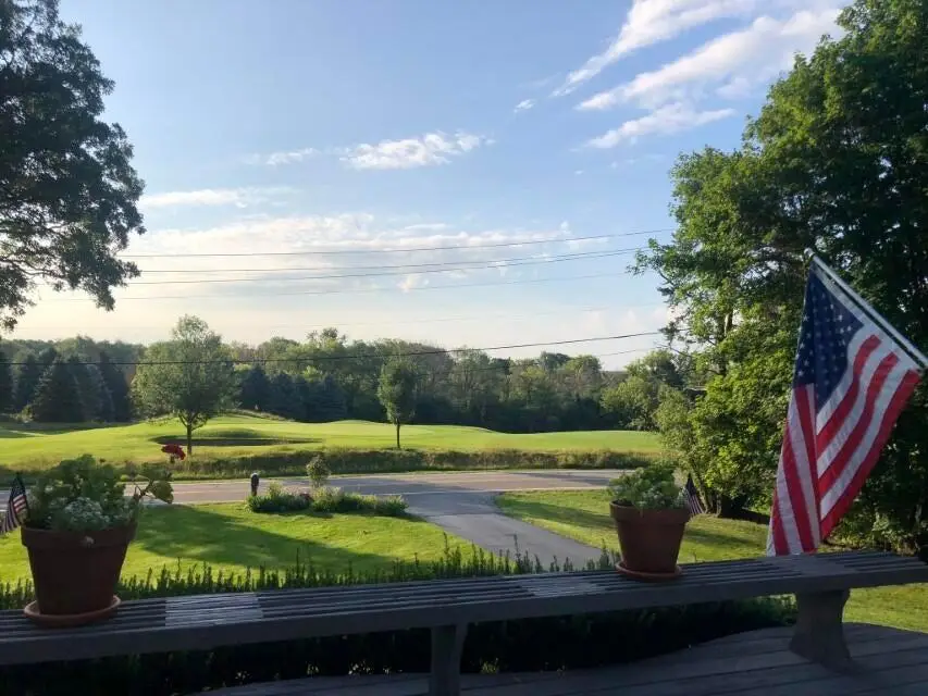 1076 Shabbona Dr, Fontana, WI 53125 - Image #3