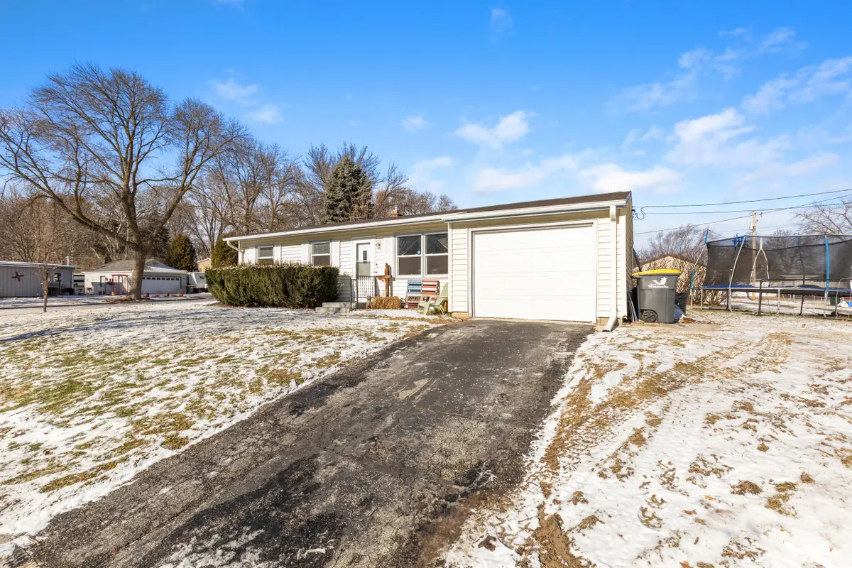 816 Birch Dr, Waukesha, WI 53188 - Image #1