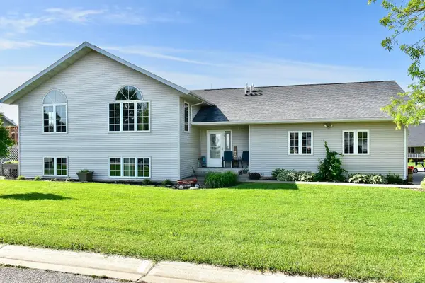 17 Williams St, Lewiston, MN 55952