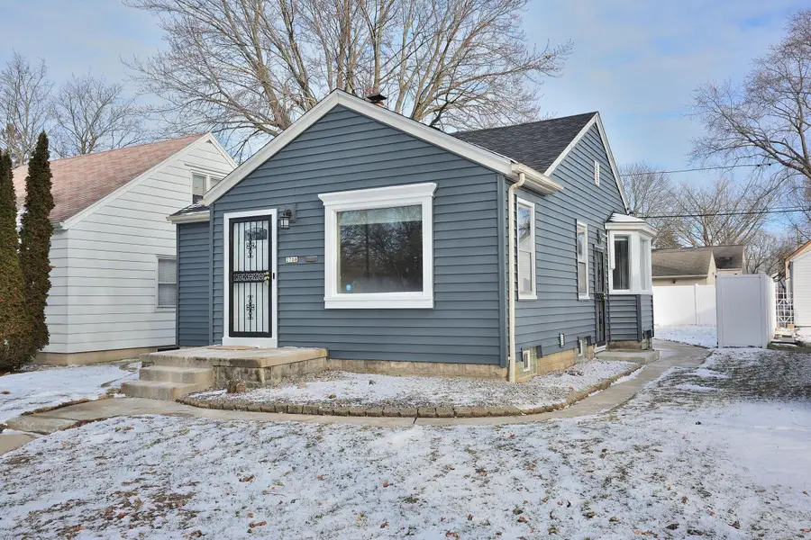 2708 S 45th St, Milwaukee, WI 53219 - Image #2