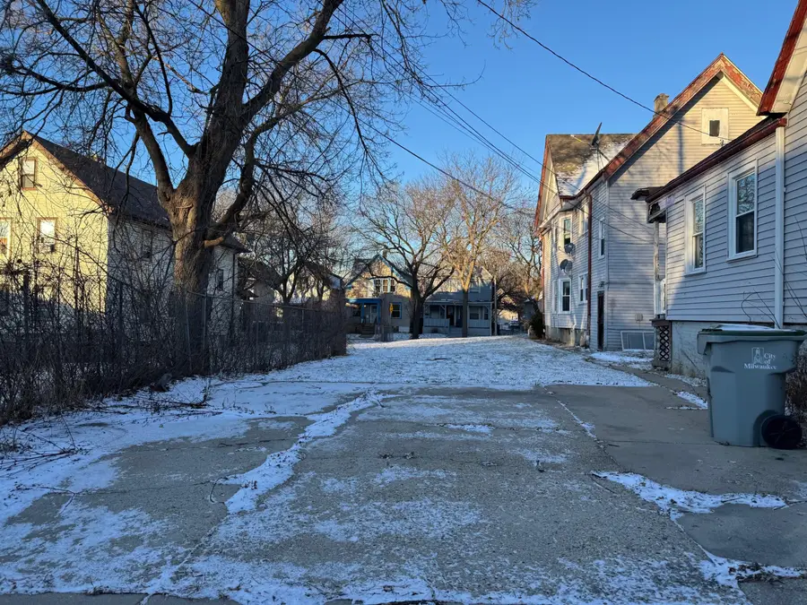 3336 N 11th St, Milwaukee, WI 53206 - Image #2