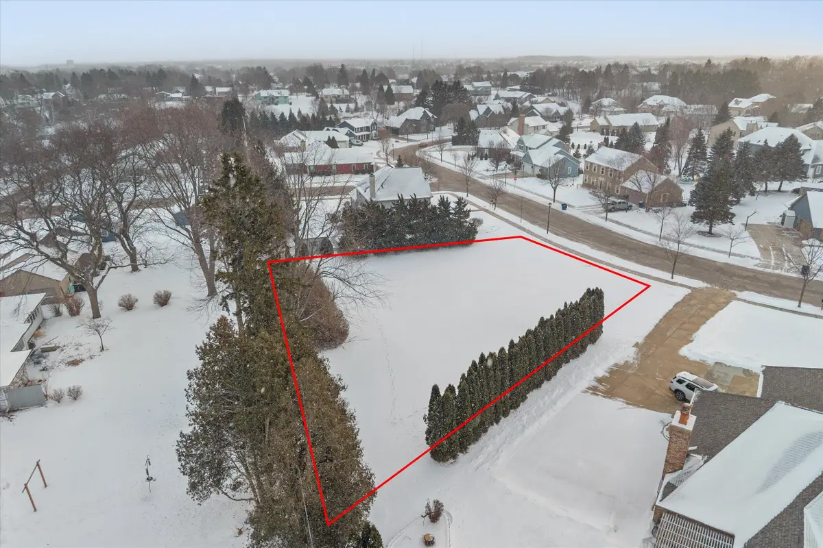 312 Regatta Dr, Port Washington, WI 53074 - Image #1