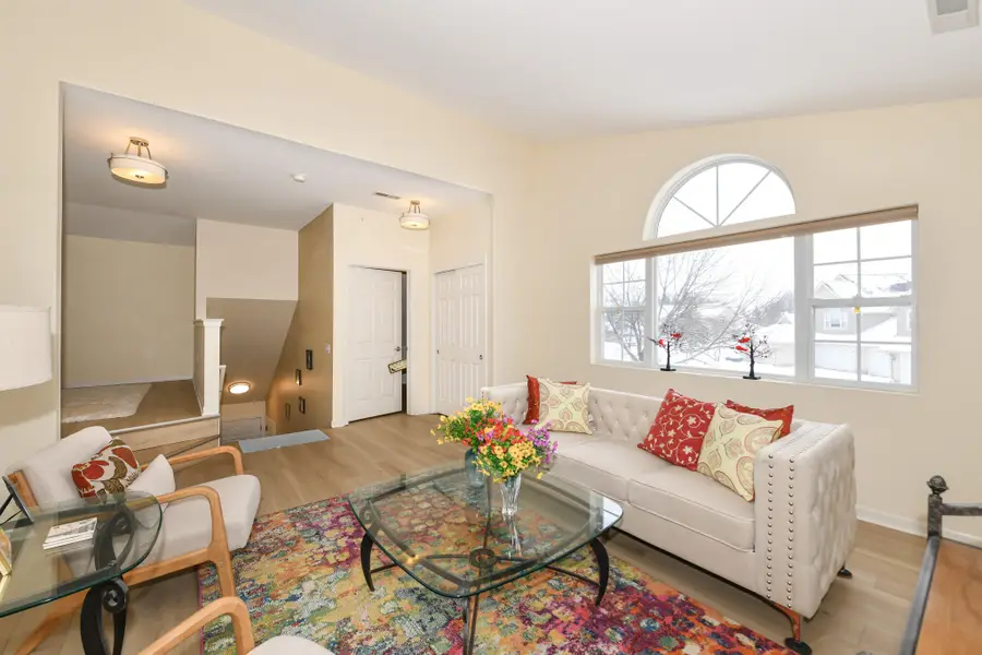 9128 W Elm Ct, Franklin, WI 53132 - Image #2