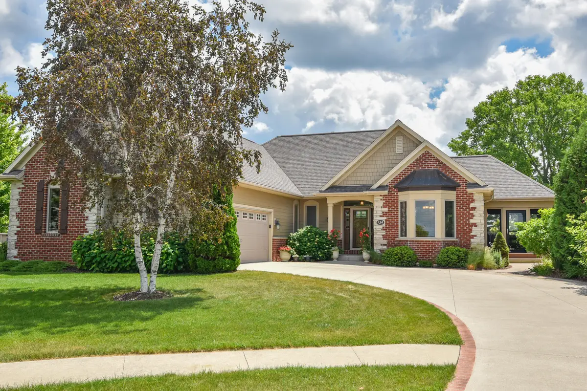 154 Water Ct, Cedar Grove, WI 53013 - Image #1