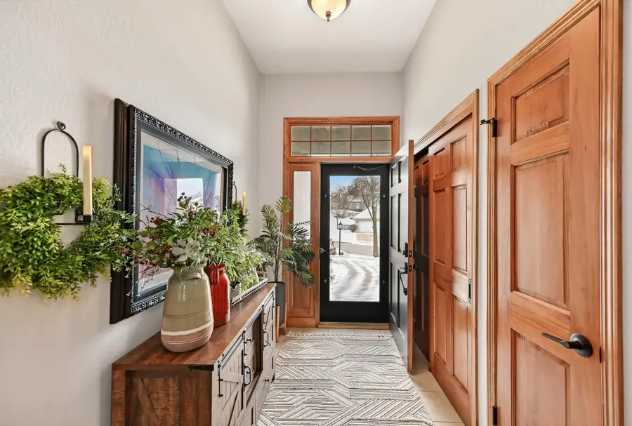 2707 Fox Hill Dr, Waukesha, WI 53189 - Image #3