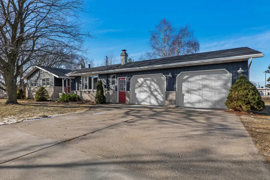 3204 Lincoln Ave, Two Rivers, WI 54241 - Image #3