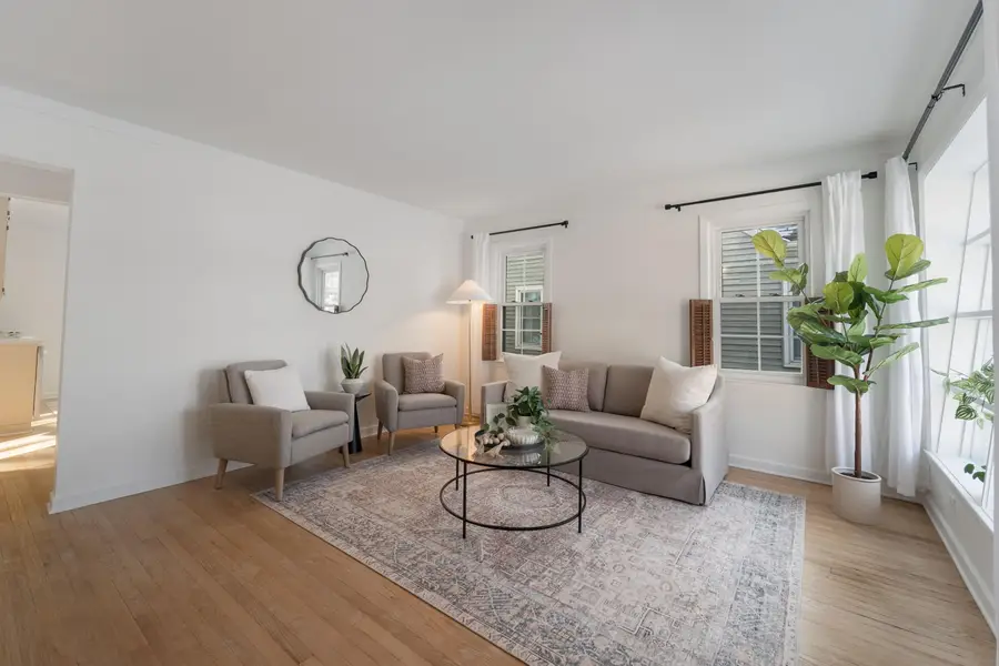 4706 N Hollywood Ave, Whitefish Bay, WI 53211 - Image #2