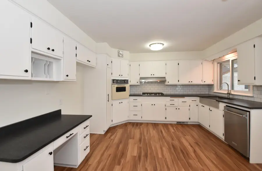 1625 W Leroy Ave, Milwaukee, WI 53221 - Image #2