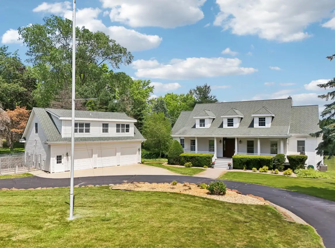 N1474 Fontana Ridge Rd, Fontana, WI 53125 - Image #1