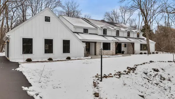 10525 N Fairway Ln, Mequon, WI 53092