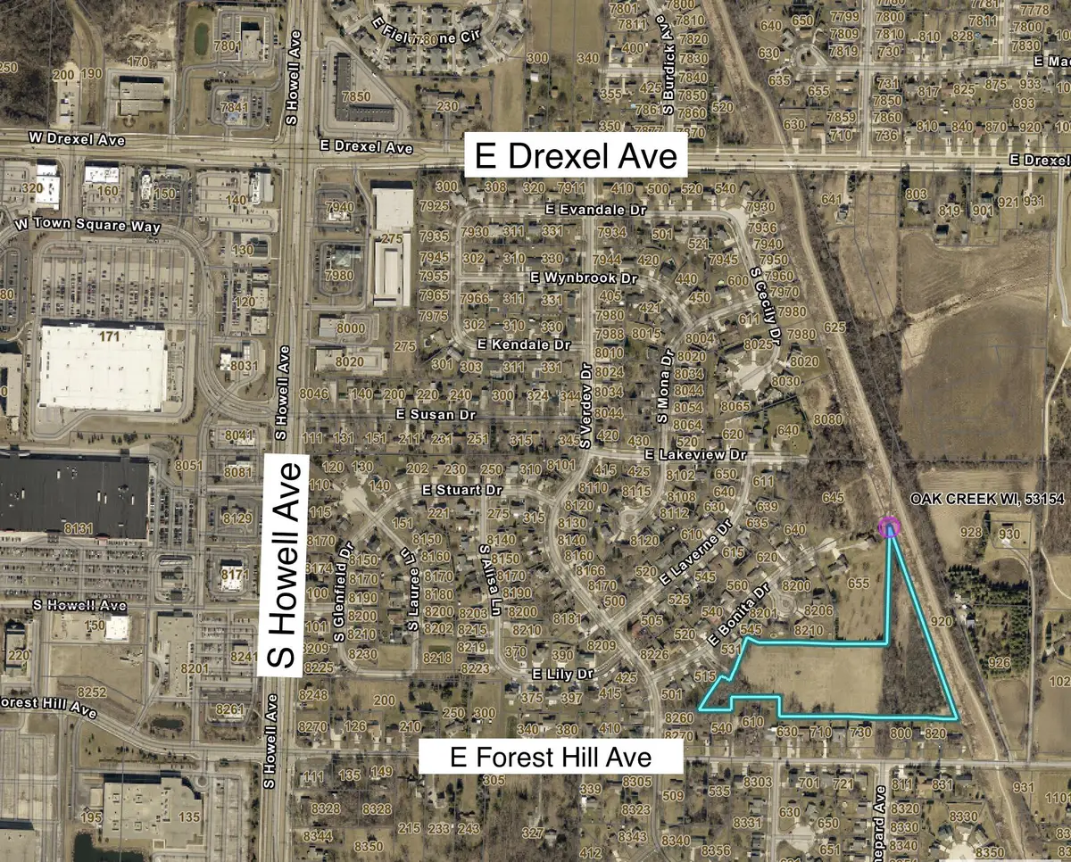 640 E Darcy Dr, Oak Creek, WI 53154 - Image #1