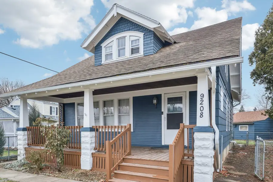 9208 W Swan Cir, Milwaukee, WI 53225 - Image #2