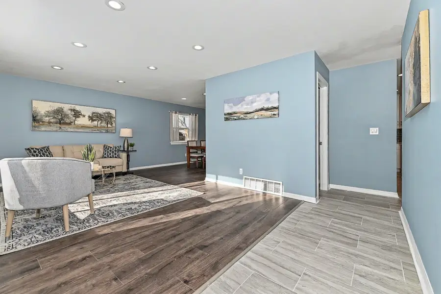 8822 W Dogwood St, Milwaukee, WI 53224 - Image #2