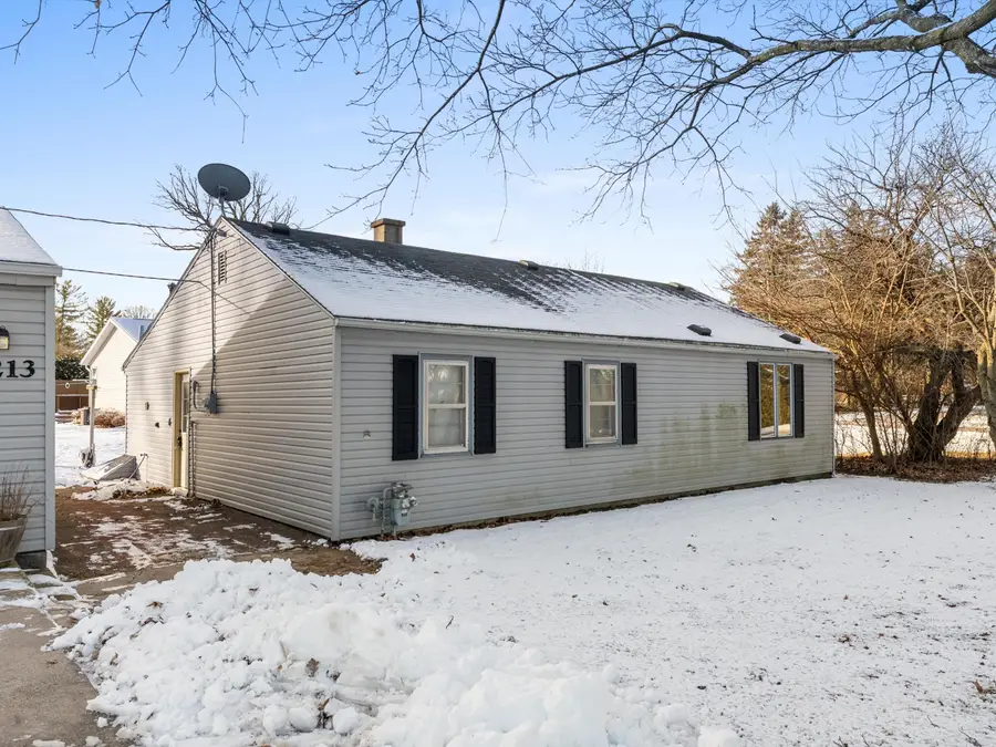 4213 Menasha Ave, Manitowoc, WI 54220 - Image #2