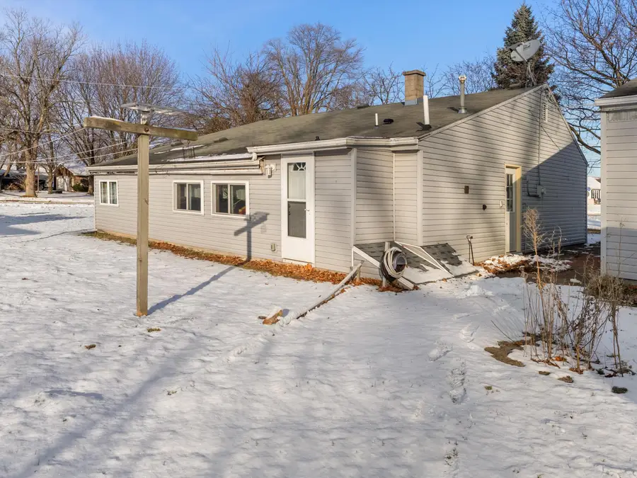 4213 Menasha Ave, Manitowoc, WI 54220 - Image #3