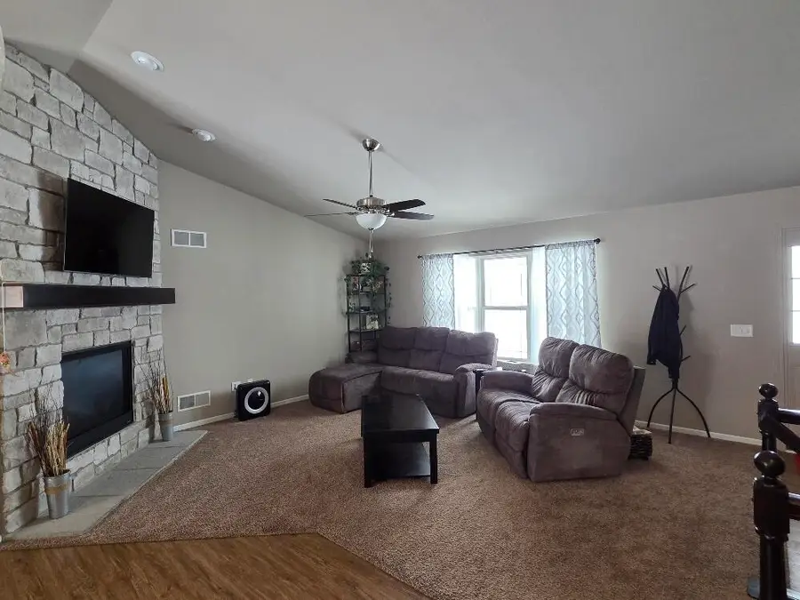 503 Pine Hollow Pl, Watertown, WI 53094 - Image #3