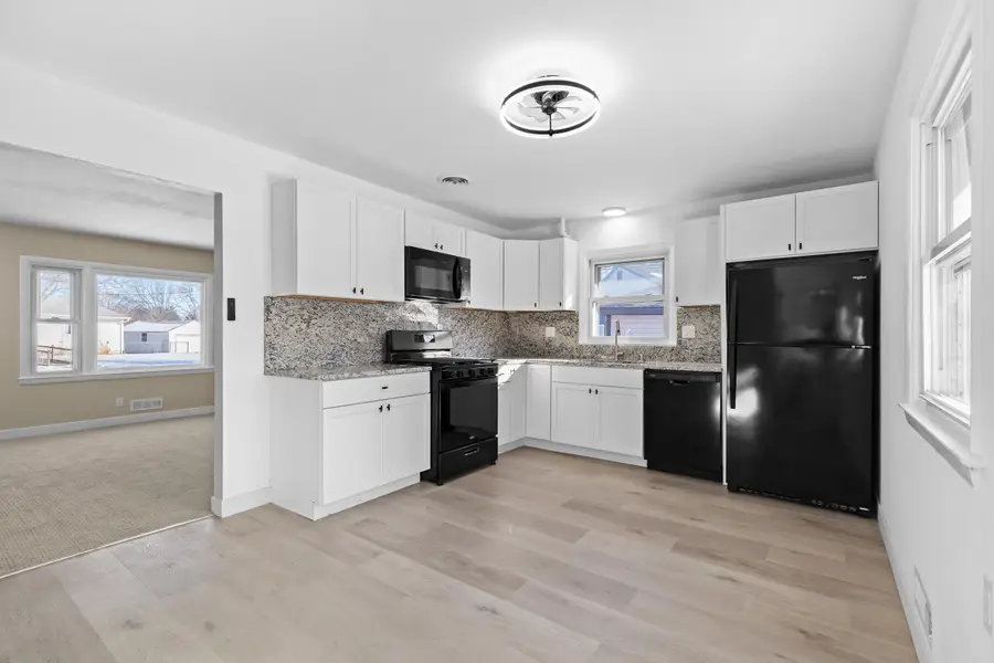 1001 E Doty Pl, Milwaukee, WI 53207 - Image #3