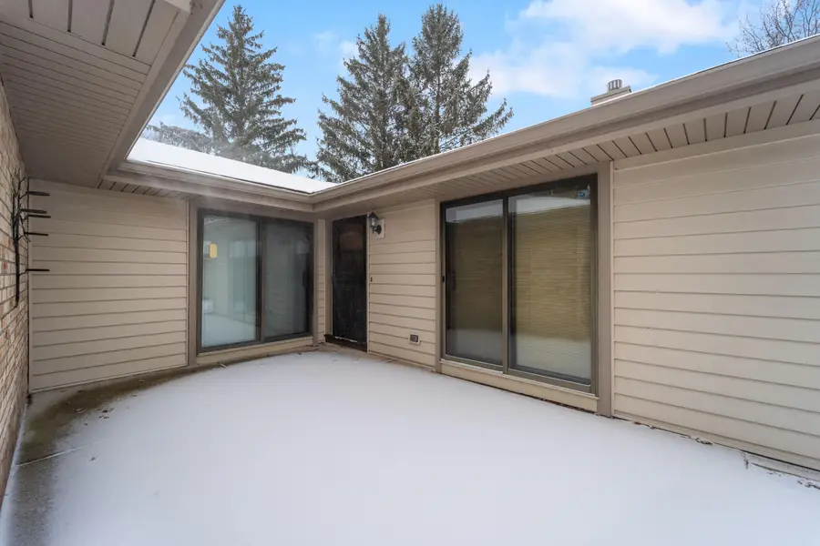 11015 N Balsam Tree Ct, Mequon, WI 53092 - Image #3