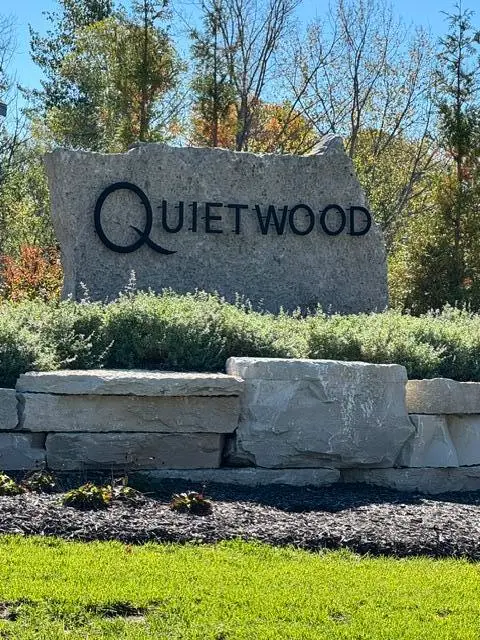 W184N5194 Sunrise Ln, Menomonee Falls, WI 53051