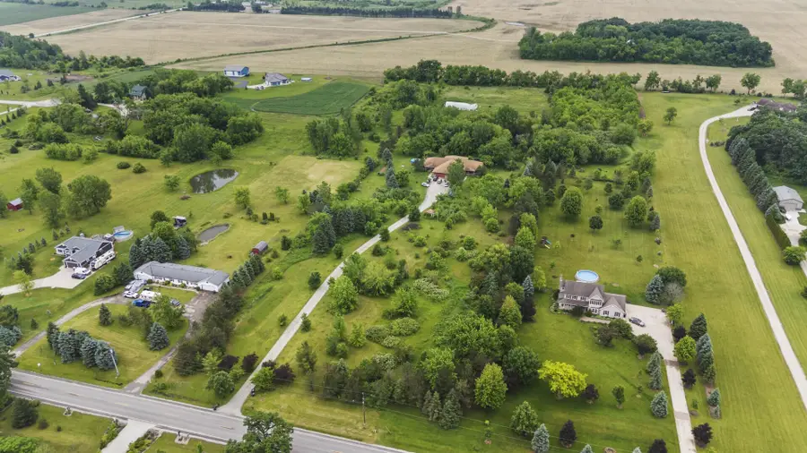 21335 Northcape Rd, Norway, WI 53182 - Image #2