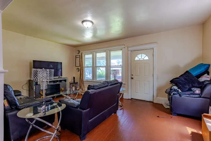 4047 N 19th St, Milwaukee, WI 53209 - Image #2