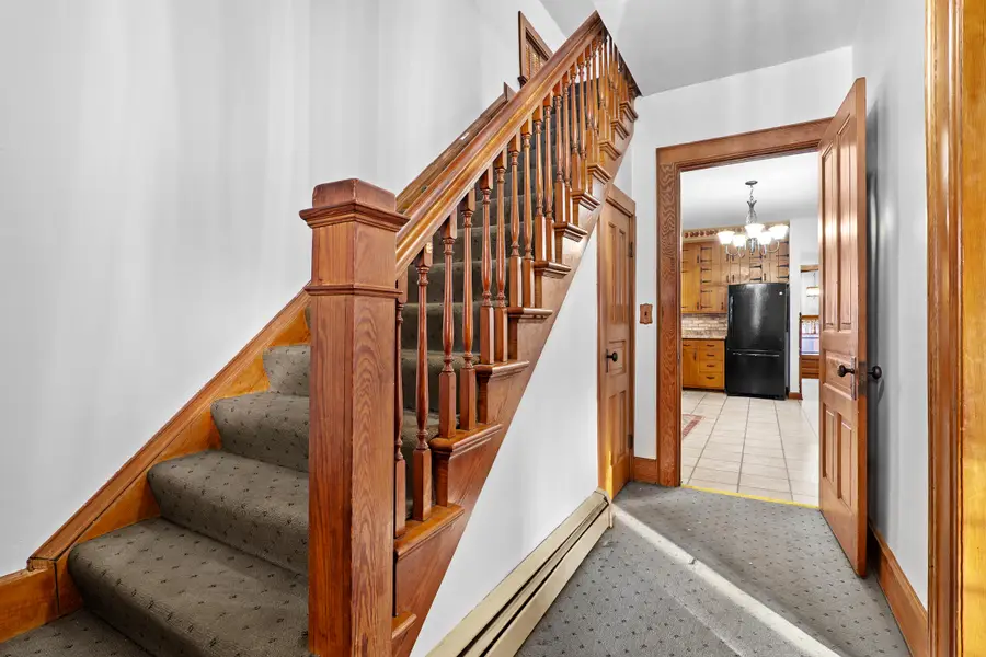 851 N 10th St, Manitowoc, WI 54220 - Image #2