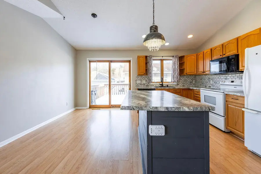 634 Victoria Ln, Onalaska, WI 54650 - Image #3