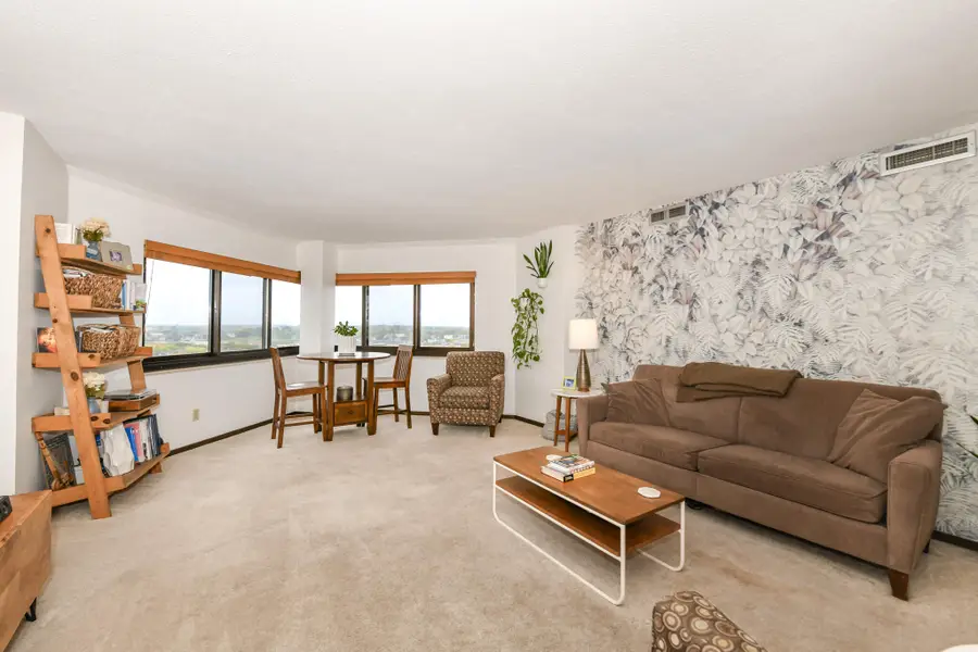 1633 N Prospect Ave, Milwaukee, WI 53202 - Image #3