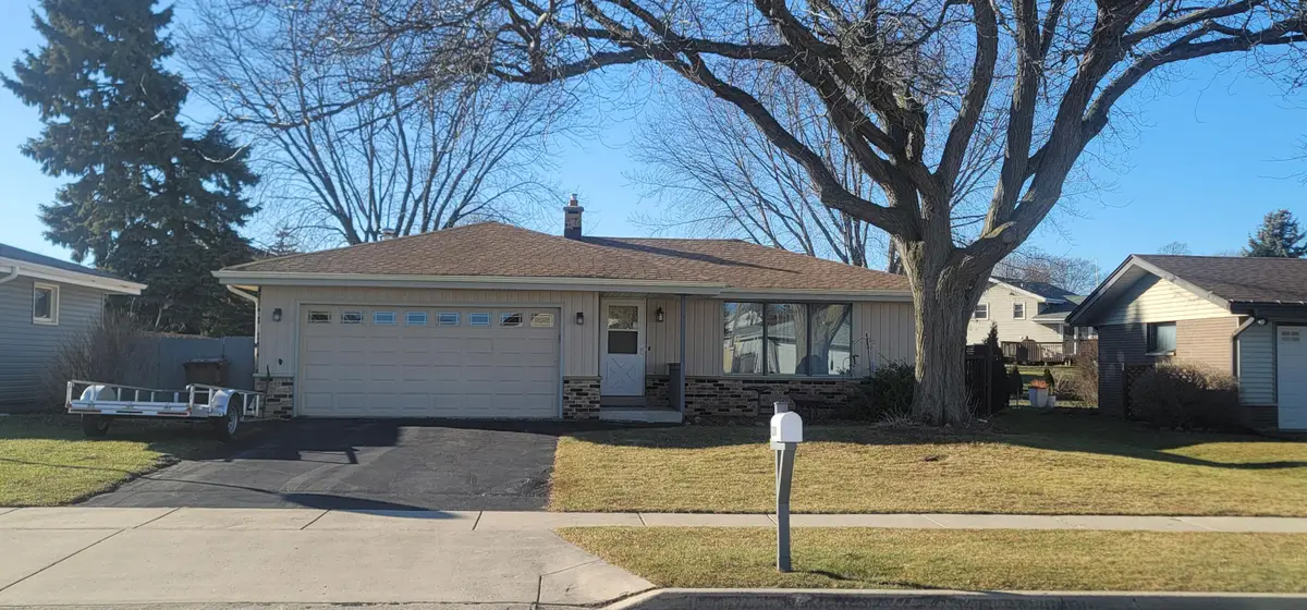 3208 15th Ave, South Milwaukee, WI 53172 - Image #1