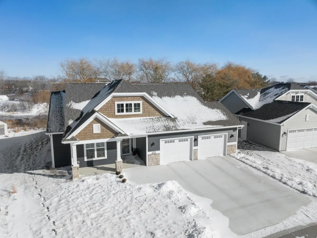 372 Vintage Dr, Sheboygan Falls, WI 53085 - Image #1